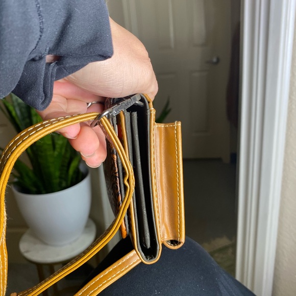 Montana West Tan and Brown Embossed Crossbody Bag - Picture 5 of 7